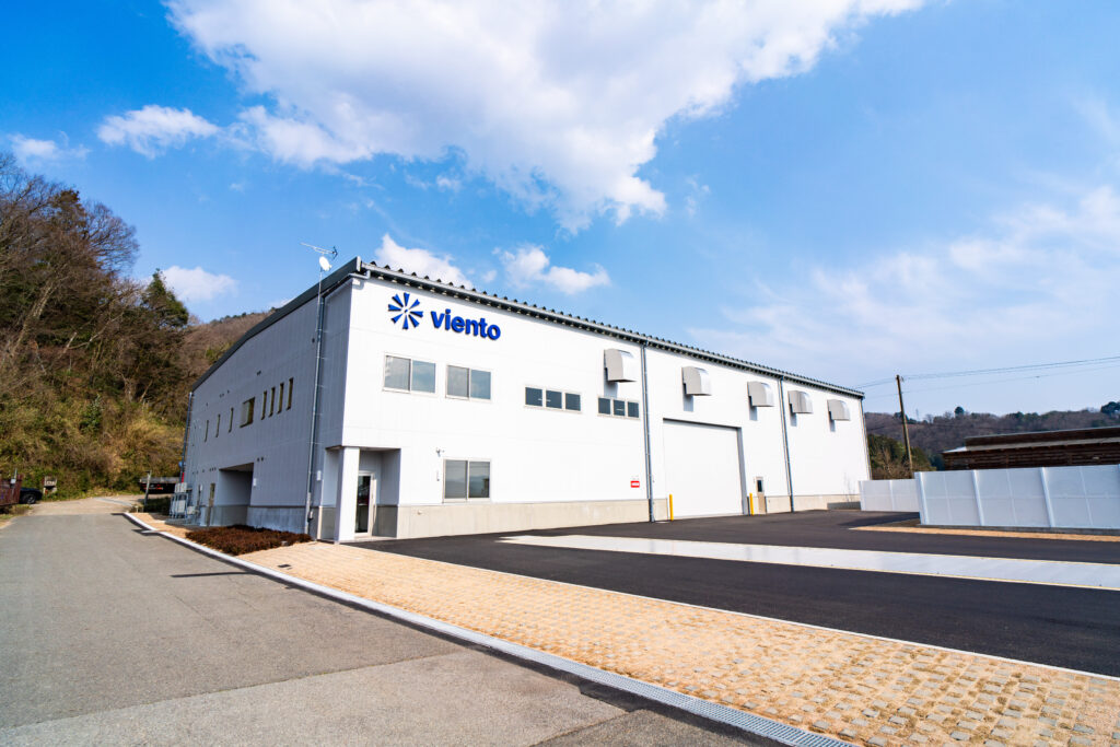 兵庫県豊岡市にある株式会社ビエントの工場外観