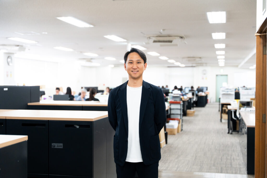 富永貿易株式会社で働く社員のポートレート